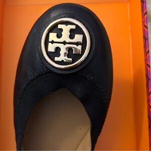 Absolutely new, NEVER WORN, Tory Burch Ballet Shoe 100% AUTHENTIC. Size 6.5